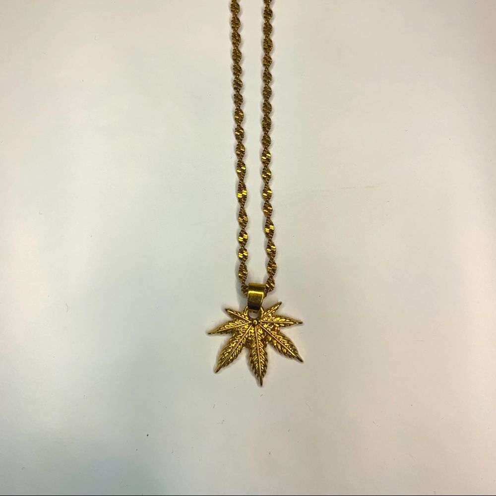 fashion nova mary jane necklace